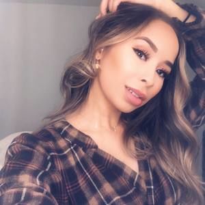 Meet your Posher, Alexis